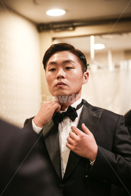 웨딩,구두,남자,신랑,정장,옷,스타일,슈트,신발,슈즈,일반인,모델,사람,인물,인간,human,person,남성,남자,man,male,결혼,혼례,웨딩,wedding,marriage,marry