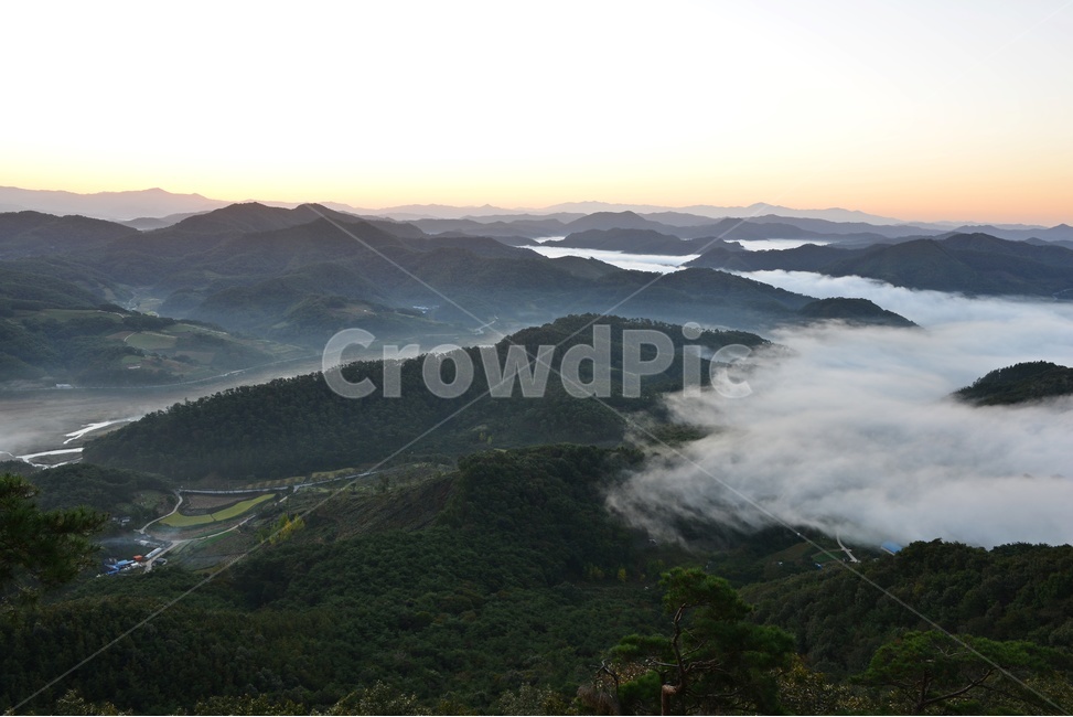 mountainrange,산맥,mountain,산,nature,자연,outdoors,옥외,weather,날씨,light,빛,flare,플레어,sunlight,햇빛,경치,경관,풍경,운해,임실,국사봉,국사봉운해,아침,여명,일출,해돋이,자연,풍경,nature,landscape