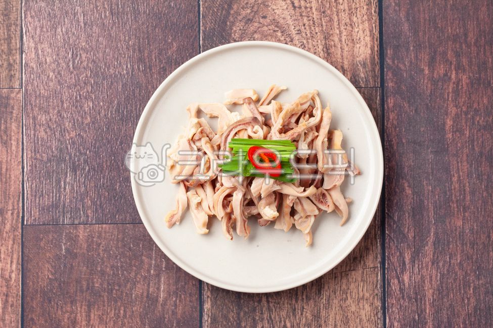 음식,식사,한식,돼지고기,돼지머리고기,오소리감투,수육,내장,돼지내장,곱창,순대국밥,식재료,국밥,요리