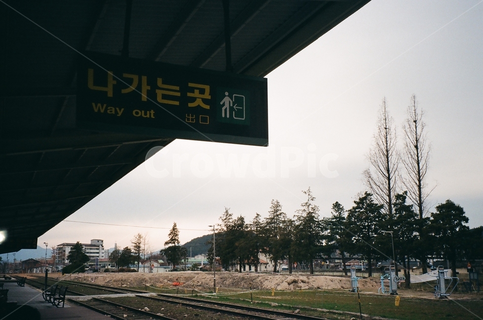 출구,기차역,기차,기찻길,출입구