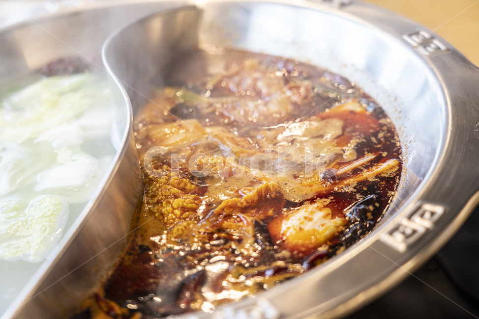 샤브샤브,훠궈,마라탕,홍탕,사천음식,중국음식,뜨거운냄비,stew,스튜,bowl,사발,hotpot,food,음식,요리,dish,식사,meal,음식,식재료,요리,food,cook,meal,dishes,food reserves,중식,중국음식,중화요리,chinese food,chinese dishes,chinese meal,chinese cook