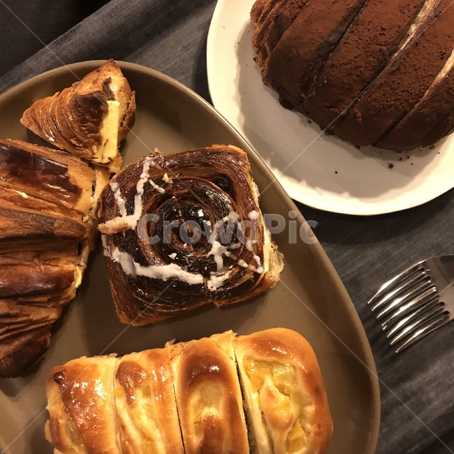 빵,제빵,베이커리,크로와상,브런치,카페,음식,식재료,요리,food,cook,meal,dishes,food reserves,빵,bread,디저트,간식,후식,dessert,snack