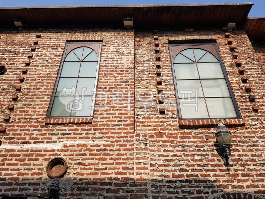 old,brick building,brick,window,archaic