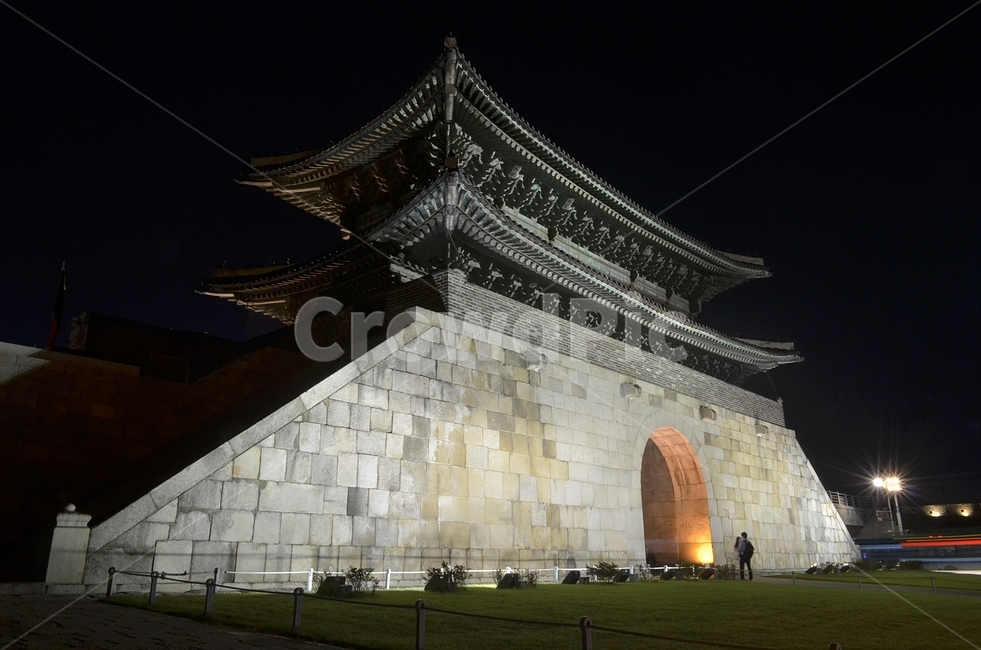 수원화성,화서문,고전,조선,궁궐,화성행궁,야경,밤,풍경,nightscape,night,landscape,한국전통,한국문화,korean traditional,korean culture,랜드마크,landmark,tourist attraction,한국랜드마크,한국관광지,한국명소,korea landmark,korea tourist attraction,건축물,건물외관,exterior,building,structure,architecture,construction,건물,worship,예배,shrine,신사,pagoda,탑