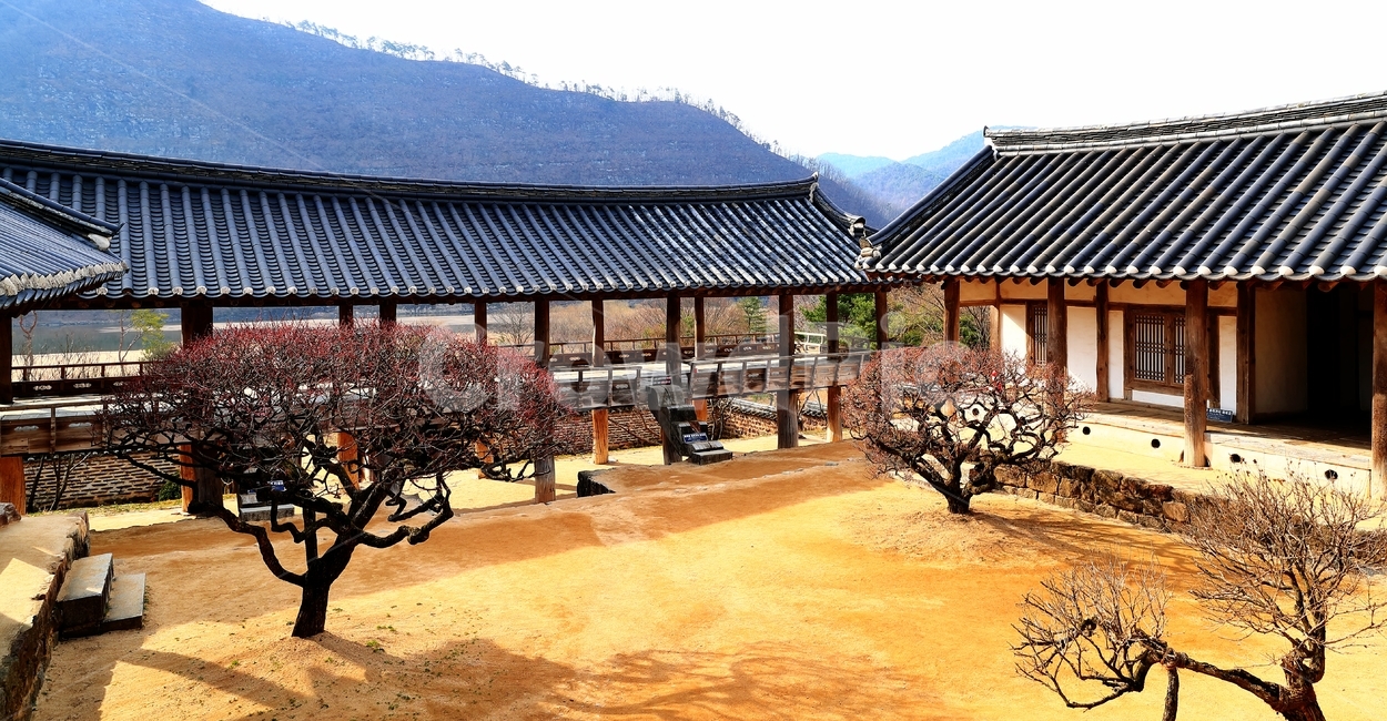 병산서원,서원,목조건물,조선시대,안동,집,기와집,한국전통,한국문화,korean traditional,korean culture,랜드마크,landmark,tourist attraction,한국랜드마크,한국관광지,한국명소,korea landmark,korea tourist attraction,건축물,건물외관,exterior,building,structure,architecture,construction