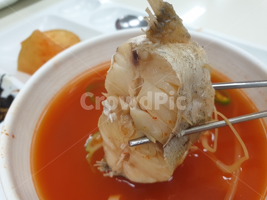 매운탕,식사,생선,해물,물고기,음식,반찬,레시피,메뉴,요리,국물,젓가락,그릇,식판,점심,점심메뉴,점심식사,식당,recipe,food,맛집,맛있는,맛있다,음식,식재료,요리,food,cook,meal,dishes,food reserves,한식,한국음식,한국요리,korean food,korean dishes,korean meal,korean cook