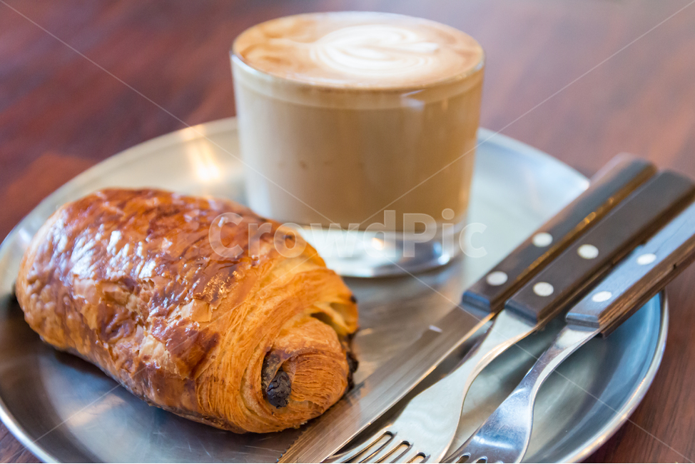 Bakery Cafe,latte art,snack,cutlery,confectionery,baking,beverage,soft,rest,bread,bakery,Latte,delicious,food,Pain au chocolat,Tray,fork,knife,pastry,cafe,dessert,coffee,sweet