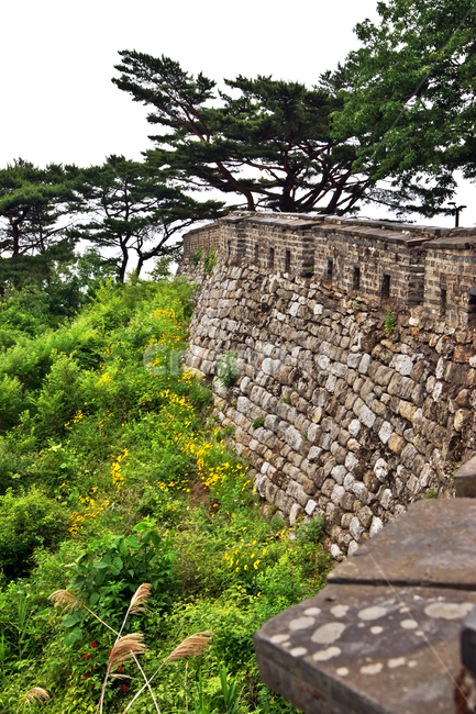 성곽,방어시설,남한산성,청량산,인조,병자호란,조선시대,군사시설,한국전통,한국문화,korean traditional,korean culture,건축물,건물외관,exterior,building,structure,architecture,construction