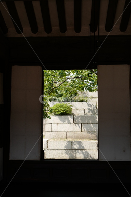 창덕궁,궁궐,세계문화유산,전통,건축,한국전통,문화재,담벼락,풍경,창문,창,문,한국전통,한국문화,korean traditional,korean culture