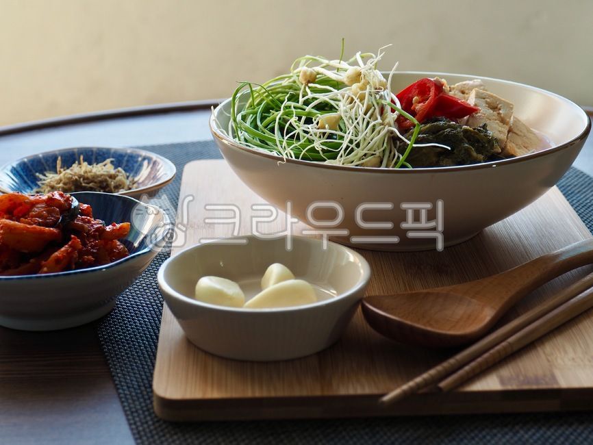 wellnessfood,asianfood,sidedish,koreanculture,Korean traditional food,vegetable,side dish,wellbeing,Korean food,Wellbeing food,Asian food,cooking,traditionalfood,koreanfood,soybeanpastestew,Soybean paste soup,Korean,Korean culture,koreantraditionalfood,So