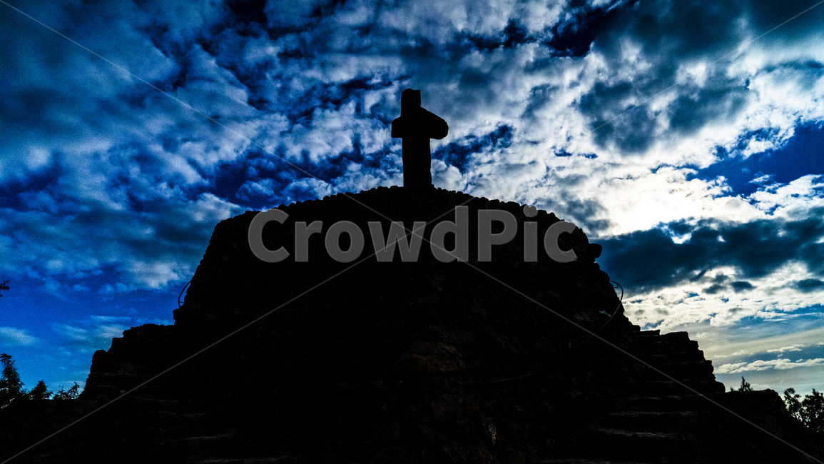 하늘,십자가,구름,유럽,구엘공원,parkguell,guell,실루엣,그림자,silhouette,shadow,종교,신앙,religion,belief,faith