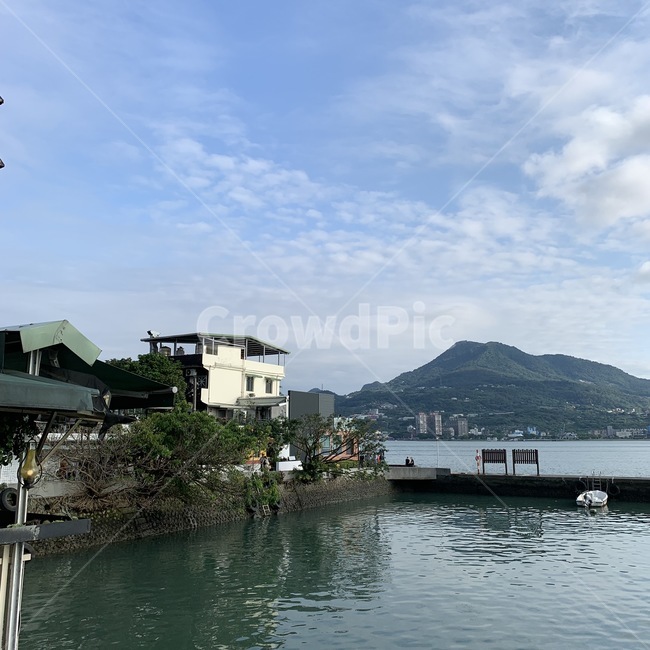 강,하늘,풍경,조용함,평화로움,물,해외,한적함,배,쉼터,휴식,landscape,river,water,sky,ship,sea,rest,abroad,건물,낚시,자연,시골