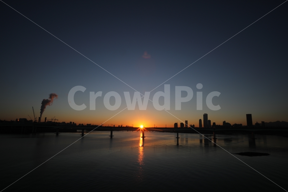 새벽,일출,한강,태양,새벽녘,양화대교,도시,풍경,city,landscape,야경,밤,nightscape,night,nature,자연,outdoors,옥외,red sky,붉은 하늘,dusk,황혼,dawn,sunset,일몰,sky,하늘