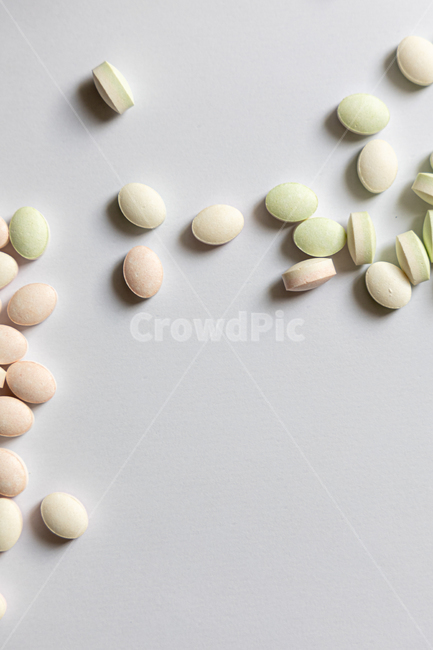 addiction,antibiotic,capsule,care,closeup,concept,cure,dose,drug,group,healthcare,hospital,ill,medical,medicament,medicine,pain,painkiller,pharmaceutical,prescription,recovery,science,supplement,treatment,vitamin,약물치료,알약,비타민,약,약물,치료,처방,치유,영양제