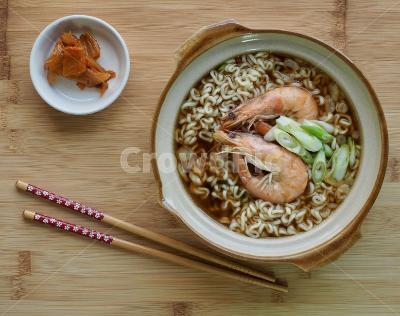 라면,새우라면,새우,한국음식,식품,한식,한국문화,한국,배경,음식문화,웰빙,문화,아시아,아시아음식,전통,음식,요리,면요리,국물,파,음식,식재료,요리,food,cook,meal,dishes,food reserves,면류,면요리,noodles