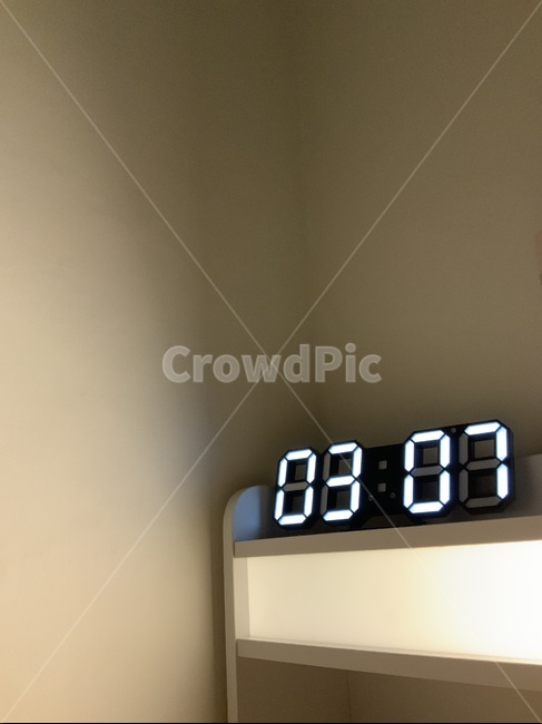 시계,분위기,3월7일,전등,날짜