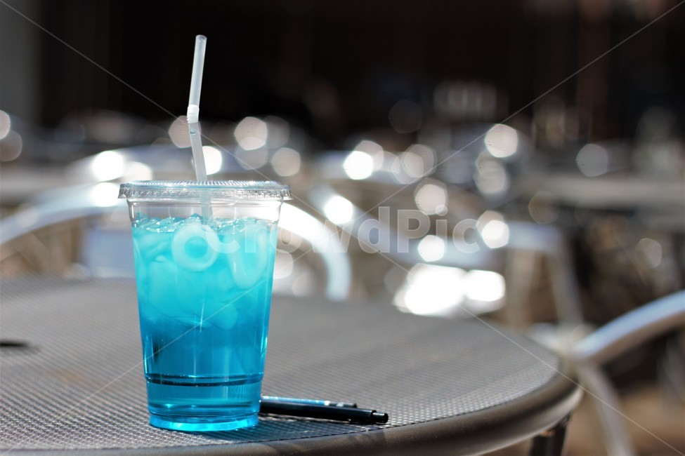 음료,테이블,음료수,여름,시원한,cool,summer,table,beverage,food,straw,빨대,탁자,카페,차가운,blue,파란,drink,drinking,outdoor,야외,여름,계절,summer,season,음료수,drink,beverage