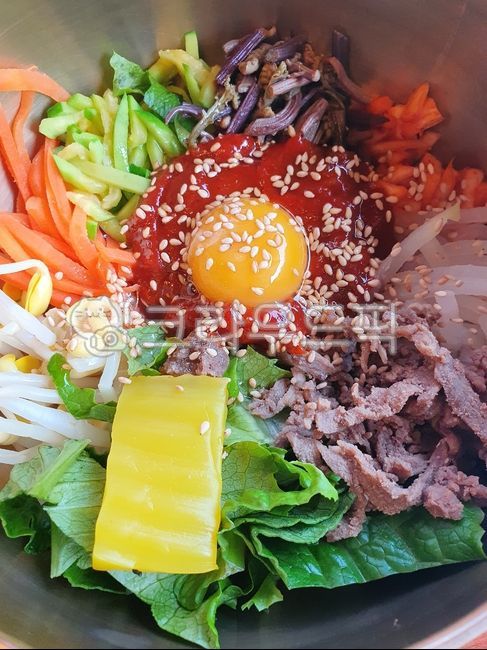 bibimbob,bibimbap,Yukhoe Bibimbap,plant,traditional food,Korean beef bibimbap