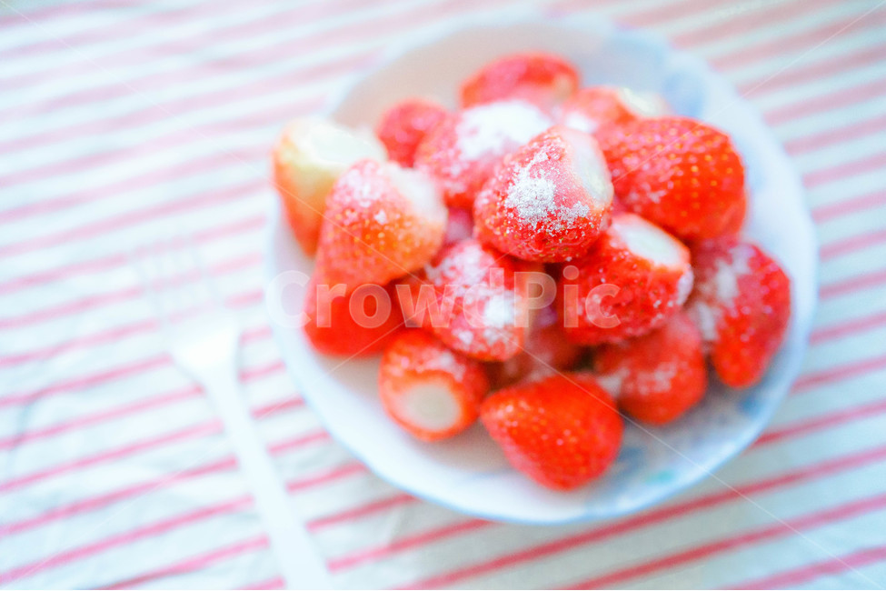딸기,스트로베리,strawberry,과일,fruit,계절과일,빨간색,red,달콤한,후식,음식,제철과일,디저트,빨강,sweet,간식,음식,식재료,요리,food,cook,meal,dishes,food reserves,과일,열매,fruit