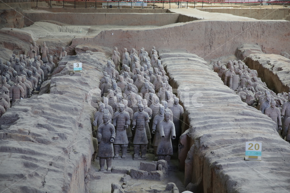 중국,진시황,병마용,시안,진시황제,진시황릉,서안,랜드마크,landmark,tourist attraction,해외,외국,세계,foreign,oversea,world,세계랜드마크,해외랜드마크,외국랜드마크,world landmark,world tourist attraction,조각상,동상,석상,조형물,statue,bronze statue,stone statue,soil,흙,archaeology,고고학,military,군,military uniform,군복