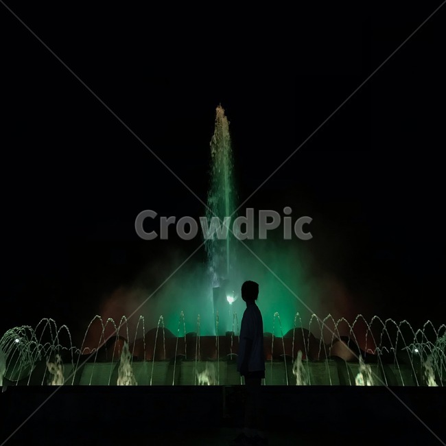 fountain,분수,water,물,빛,light,그림자,실루엣,silhouette,shadow,밤,night