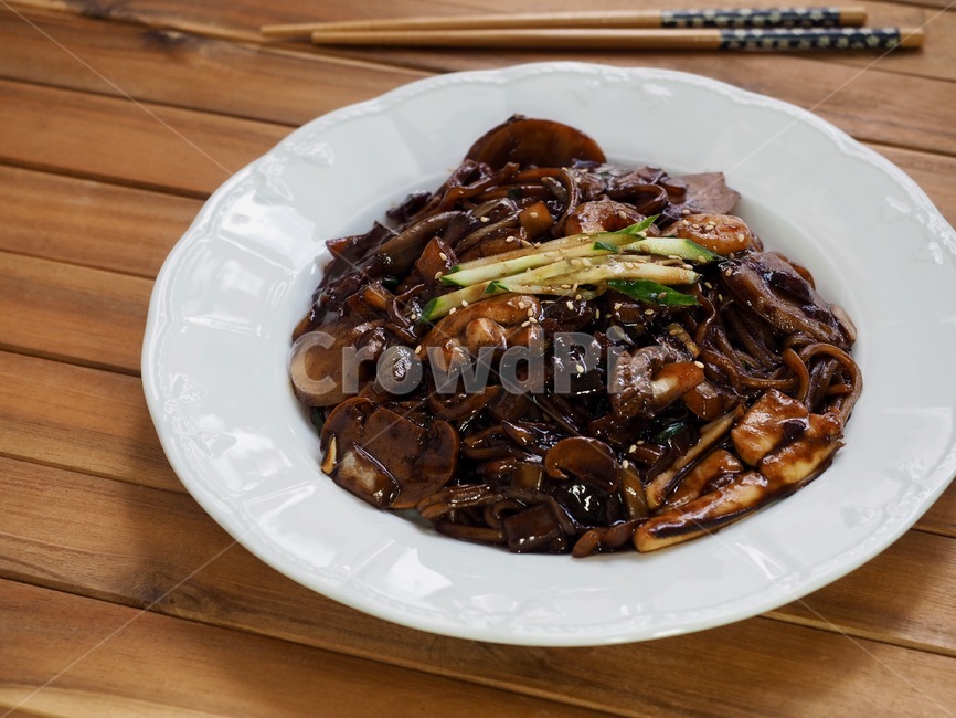 짜장면,해물짜장면,국수,오이,음식,중국음식,아시아음식,요리,식사,배경,소스,해물,jajangmyeon,seafoodjjajangmyeon,noodle,cucumber,food,chinesefood,asianfood,cooking,meal,background,sauce,seafood,음식,식재료,요리,food,cook,meal,dishes,food reserves,중식,중국음식,중화요리,chinese food,chinese dishes,chinese meal,chinese cook