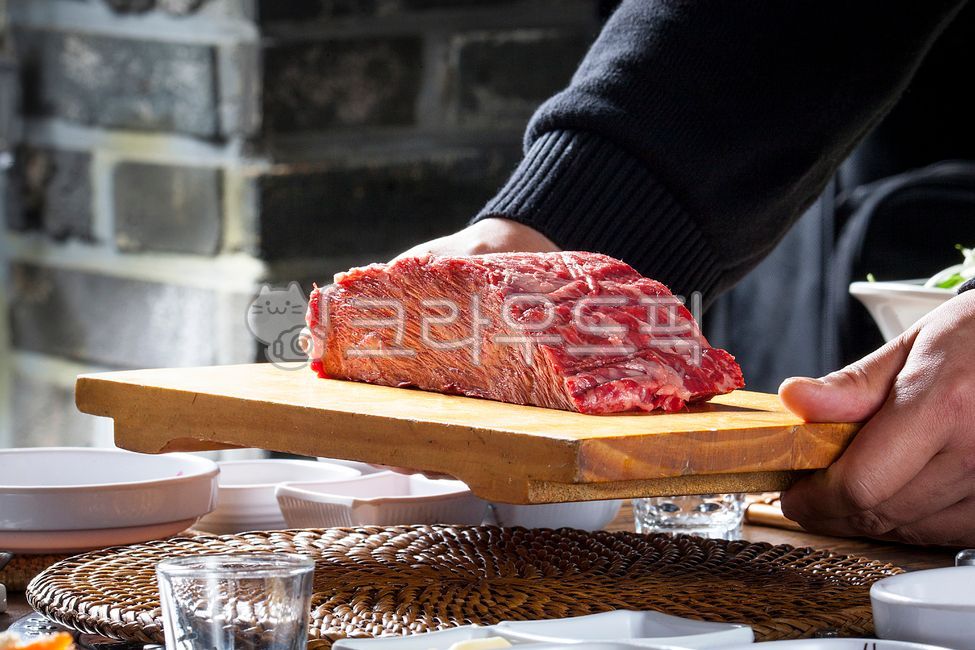 한국음식,식당,한국식당,한국음식점,상차림,식사,맛집,한국요리,요리,한우,명품한우,소고기숯불구이,한우구이,소고기구이,소고기,한우고기,구이,별미,먹거리,고기집,고깃집,고기요리,생고기,한우생고기,한우맛집,한우전문점,한우전문,한우숯불구이,한우육회,한우부위,소고기부위,마블링,한우마블링,소고기마블링,회식,외식,먹방,정육,정육식당,식재료,정육점,한식,육류,국내산한우,국내산소고기,숯불구이,암소한우,한우암소,한우사시미,통치마살,한우통치마살,소고기통치마살,소고기치마살,한우치마살,치마살,치마살구이용,치마살구이,구이용치마살,한우구이용,국내산한우치마살,국내산치마살,한우치마살구이,소고기치마살구이,소고기구이용,토시살,한우토시살,암소한우토시살,한우암소토시살,소고기토시살,토시살구이,육사시미,한우육사시미,소고기육사시미,토시살숯불구이,통토시살,토시살양념구이,food,음식,고기