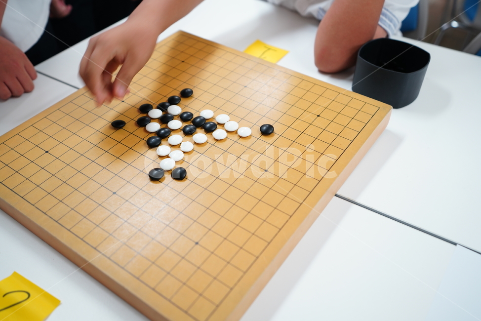 바둑,바둑알,취미,놀이,게임,오목,손,나무판,나무,게임,오락,놀이,game,play