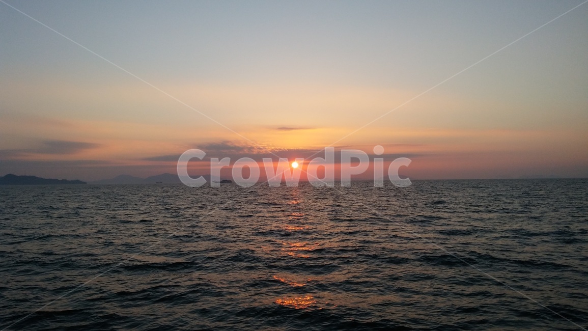 일몰,석양,선셋,노을,바다,배,자연,풍경,nature,landscape,outdoors,옥외,sunset,red sky,붉은 하늘,sky,하늘,dusk,황혼,dawn,새벽