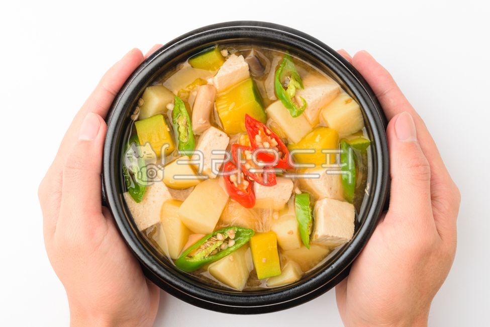 된장,찌개,된장찌개,스튜,국물,야채,채소,두부,버섯,한국음식,한국문화,음식,식사,식품,식료품,재료,식재료,음식재료,클로즈업,짭짤한,고소한,음식,식재료,요리,food,cook,meal,dishes,food reserves,한식,한국음식,한국요리,korean food,korean dishes,korean meal,korean cook