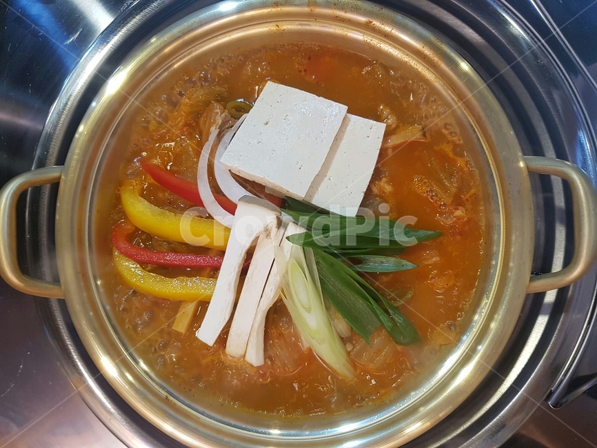 김치찌개,냄비김치찌개,묵은지찌개,김치전골,양은냄비김치찌개,음식,식재료,요리,food,cook,meal,dishes,food reserves,한식,한국음식,한국요리,korean food,korean dishes,korean meal,korean cook