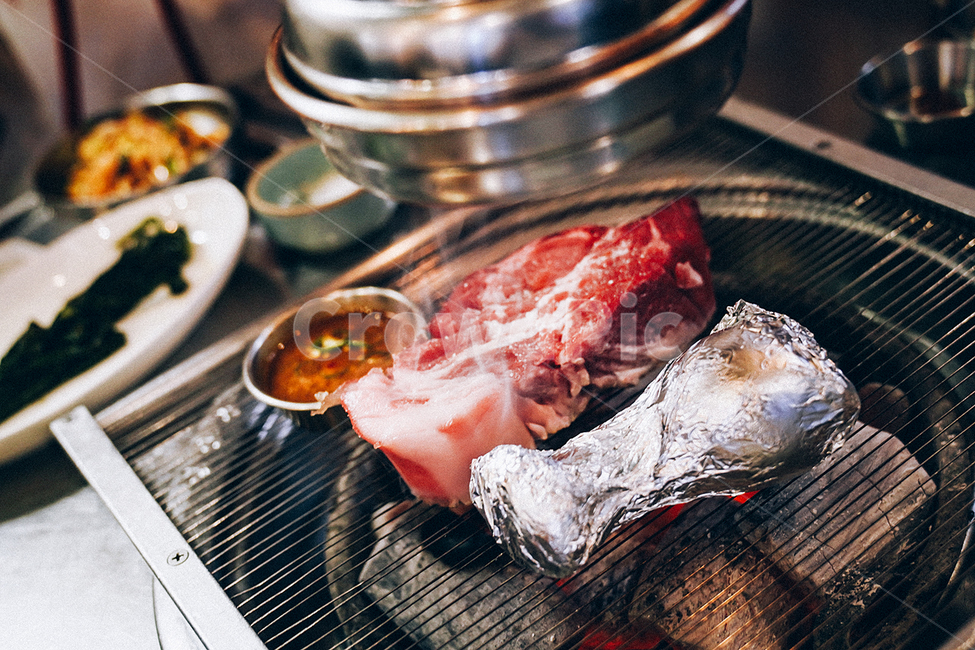 pork,돼지고기,목살,숯불,직화,food,맛집,음식,식재료,요리,food,cook,meal,dishes,food reserves,육류,고기,meat