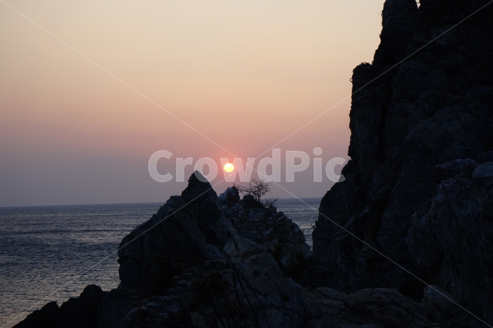 추암해변,촛대바위,겨울바다,일출,동해바다,자연,자연,풍경,nature,landscape,한국자연풍경,한국자연경관,korea nature landscape,outdoors,옥외,promontory,곶