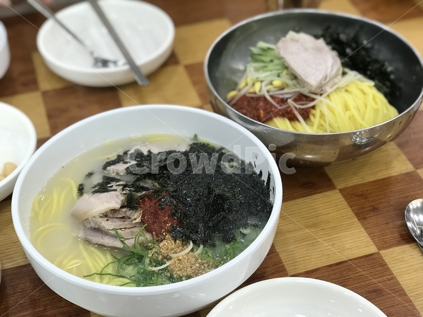 bowl,사발,noodle,국수,food,음식,고기국수,비빔국수,돔베고기,제주도,jeju,음식,식재료,요리,food,cook,meal,dishes,food reserves,한식,한국음식,한국요리,korean food,korean dishes,korean meal,korean cook