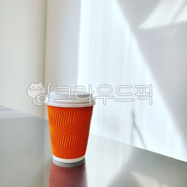 카페,인테리어,컵홀더,주황색,컵디자인,cup,컵,일회용컵,disposablecup