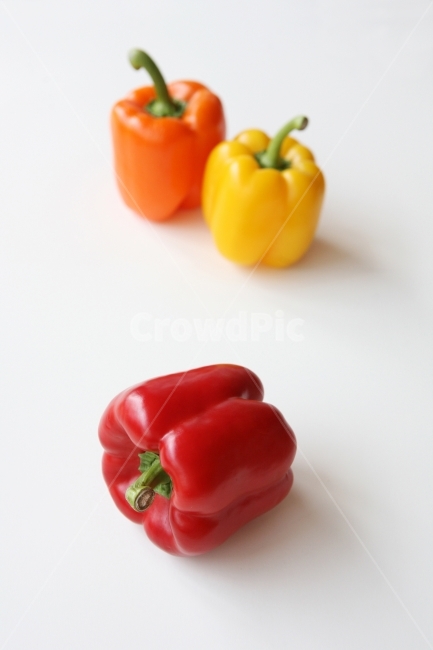 nutrient,yellow,vegetable,Orange,white,four,eat,diet,cooking,group,vertical photo,green,health,food,pimento,Red,paprika,White,Vivid,fresh,colorful,object