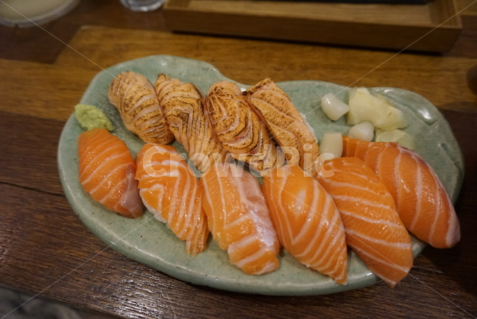 연어,연어초밥,스시,토치,일식