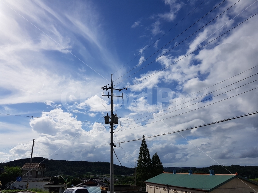 시골하늘,한산함,맑은하늘,구름,전기줄,시골,마을,풍경,landscape,country,rural,town