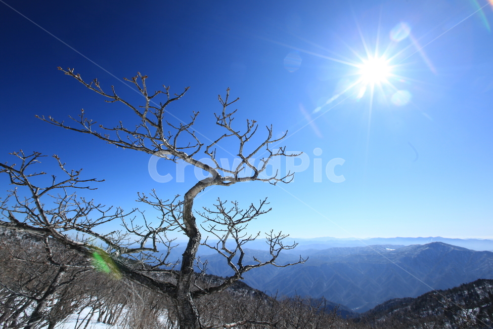겨울산,설악산,등산,하얀눈,파란하늘,대청봉,중청대피소,겨울,계절,winter,season,자연,풍경,nature,landscape,outdoors,옥외