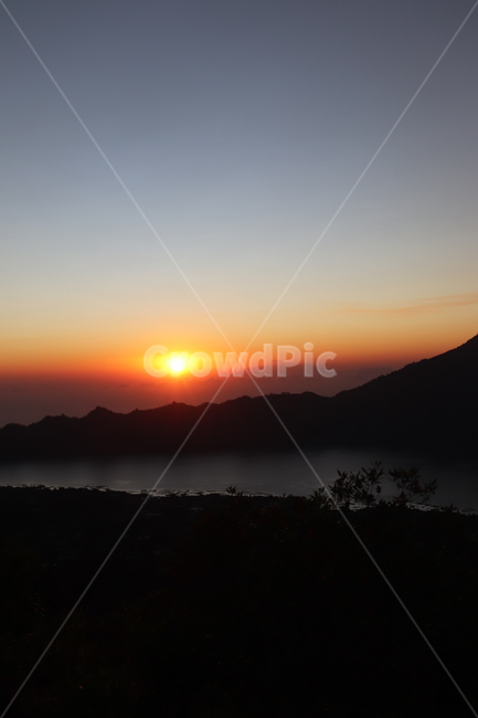 일출,산,새벽,풍경,하늘,선라이즈,자연,풍경,nature,landscape,outdoors,옥외,dusk,황혼,sunset,일몰,dawn,sky,red sky,붉은 하늘