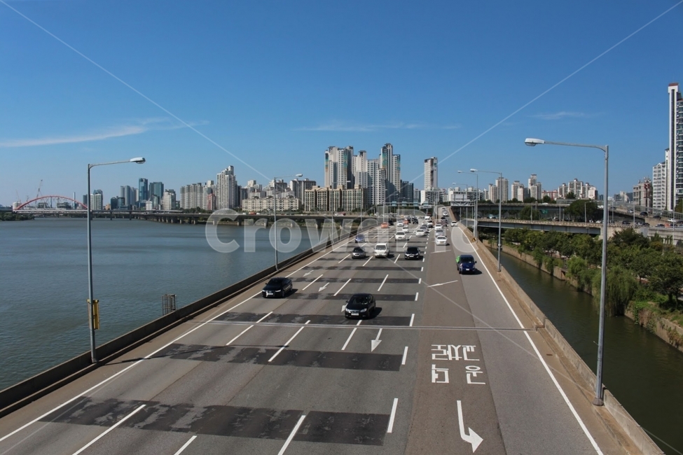 가을,하늘,한강,도로,자동차,도시,풍경,city,landscape,한국도시풍경,한국도시경관,korea cityscape,교통,교통수단,traffic,transportation,road,freeway,고속 도로