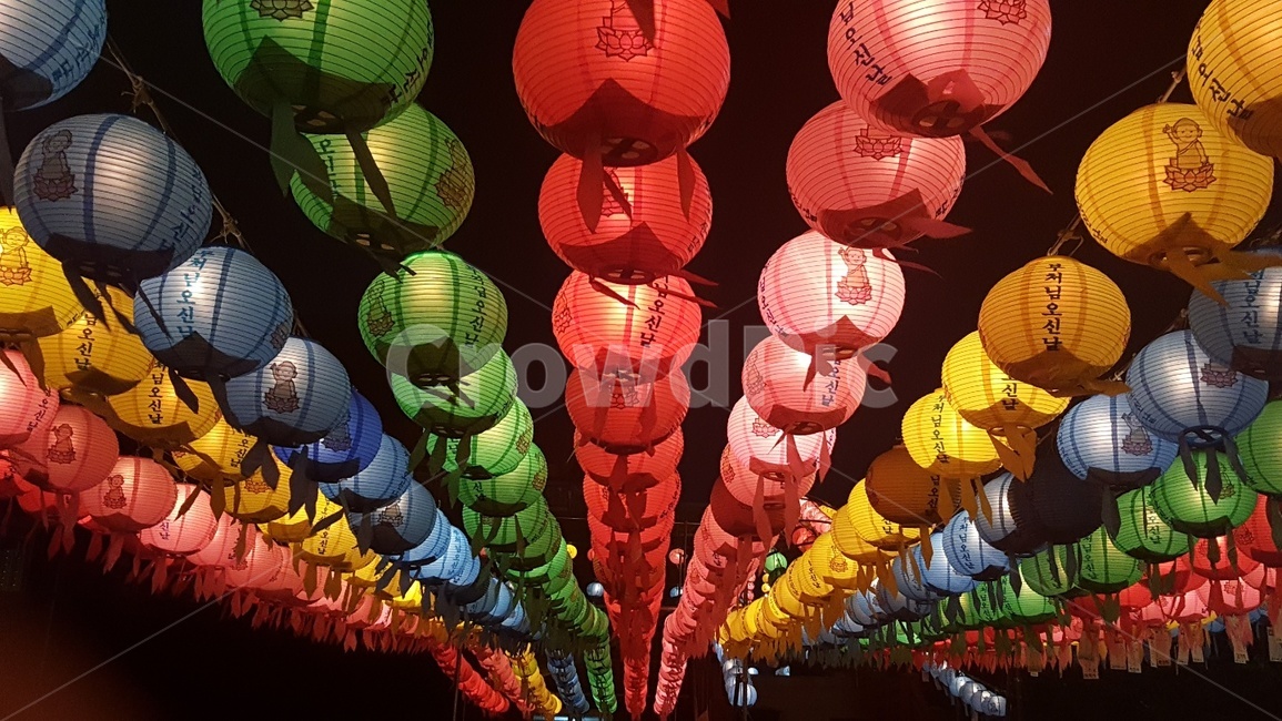 연등,불빛,불교,부처님오신날,절,등,빛,석가탄신일,초파일,종교,등불,야경,야간,light,night,한국전통,한국문화,koreatraditional,koreaculture,축제행사,기념일