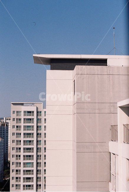 필름,감성,감성사진,film,아날로그,analog,아파트,건물,하늘,감성,sensible,feeling,건축물,건물외관,exterior,building,structure,architecture,construction