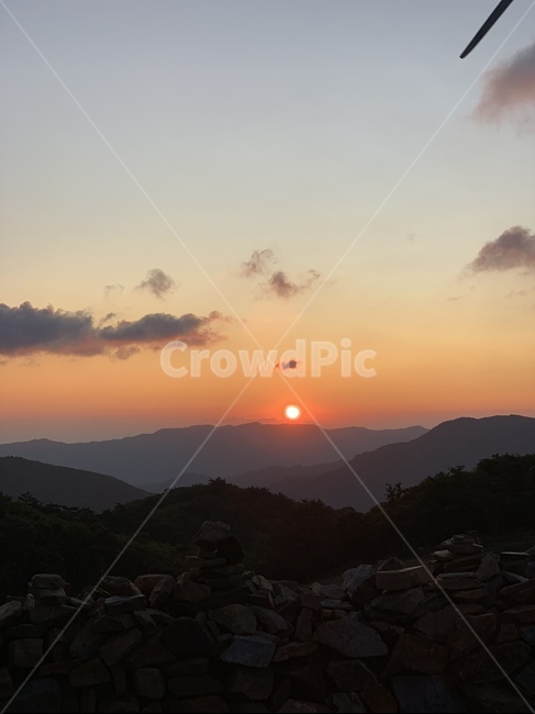 일출,산,정상,outdoors,자연,nature,해,sun,sunrise,해돋이,하늘,sky