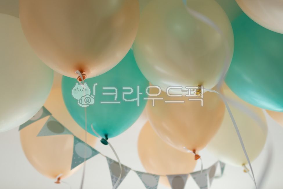 풍선파티,풍선장식,베이비샤워,파티,천장풍선,이벤트,balloon,풍선,ball,공,민트,아이보리,주황,펄,축제,행사,festival,carnival,event,기념일,축하,anniversary,congratulation,celebrate,celebration