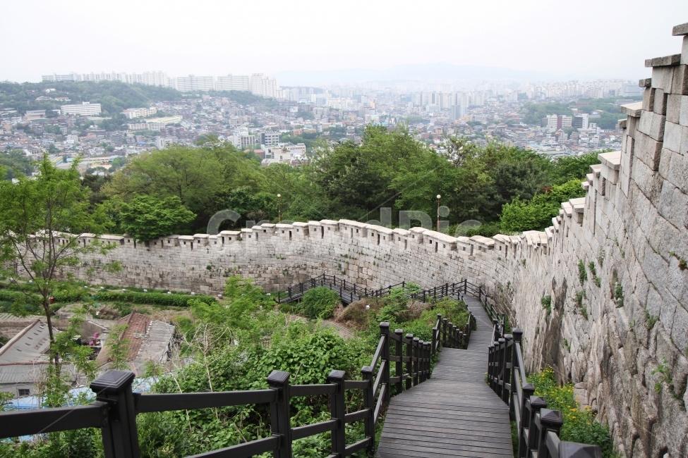 성곽,서울성곽,성,감성사진,길,도시,풍경,city,landscape,한국도시풍경,한국도시경관,korea cityscape,banister,난간,handrail,railing