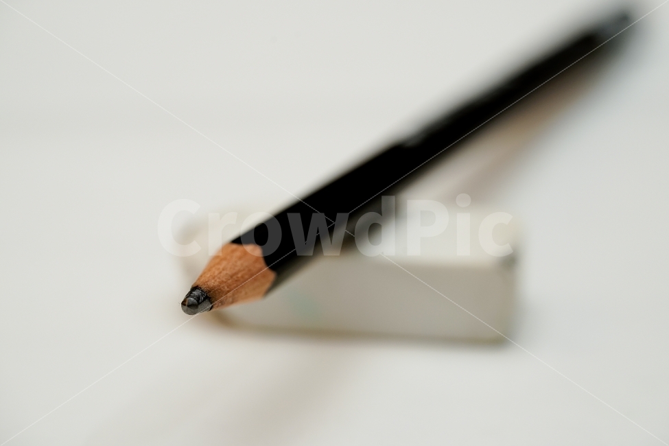 연필,필기구,필기도구,학용품,메모,연출,연출샷,연출사진,문구류,문구,흑심,기록,물건,물품,접사,나무,블랙,검정,지우개,사물,물건,오브젝트,thing,object,matter,연출,컨셉,콘셉,direction,concept,학용품,문구류,사무용품,school supplies,stationery,office supplies