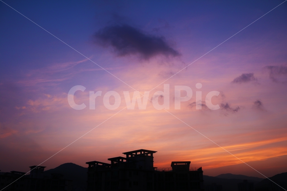하늘,노을,구름,해질녘,초여름,풍경사진,sky,sunset,남양주시,진접읍,170704,그라데이션,핑크,분홍,남색,네이비,오후7시,먹구름,창문밖풍경,창문밖,아파트,집,도시,풍경,city,landscape,nature,자연,outdoors,옥외,red sky,붉은 하늘,dusk,황혼,dawn,새벽,일몰