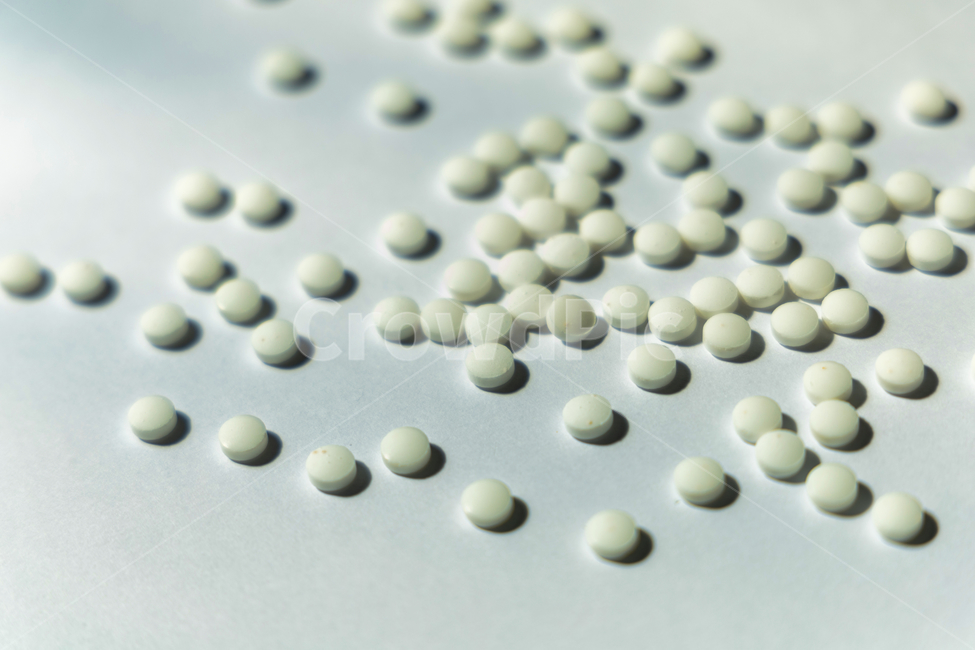 care,closeup,dose,drug,green,health,healthy,illness,medical,medicament,medication,medicine,nutrition,pharmaceutical,pharmacy,pill,prescription,tablet,vitamin,white,약,비타민,알약,캡슐,치료약