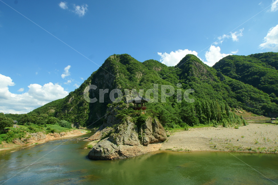 월류봉,영동군,황간면,풍경,초당천,자연,풍경,nature,landscape,한국자연풍경,한국자연경관,korea nature landscape,outdoors,옥외,land,땅,shoreline,해안선,water,물,sea,바다,ocean,대양,promontory,곶